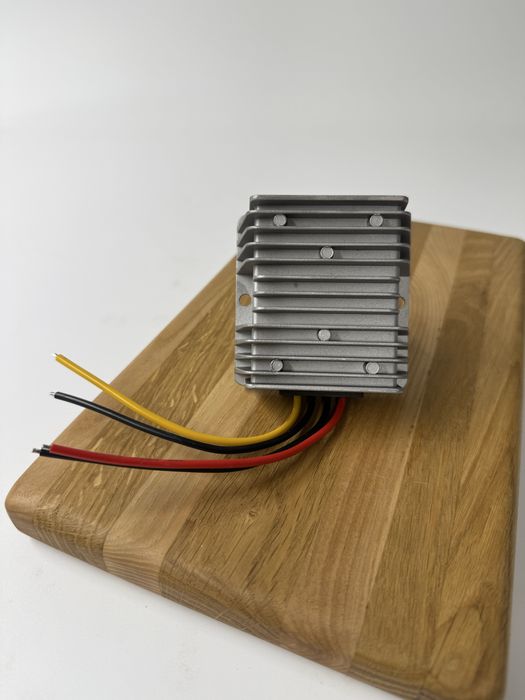 Герметичний якісний DC-DC понижаючий перетворювач 20-90v в 12v 15a