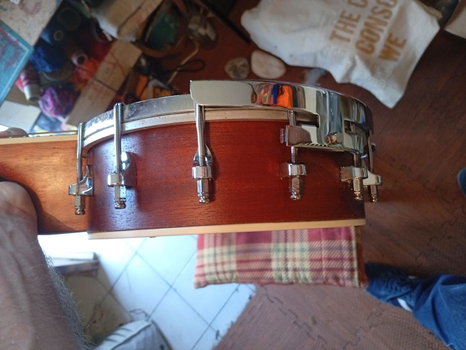 Banjo de 6 cordas sem qualquer uso. Como novo.