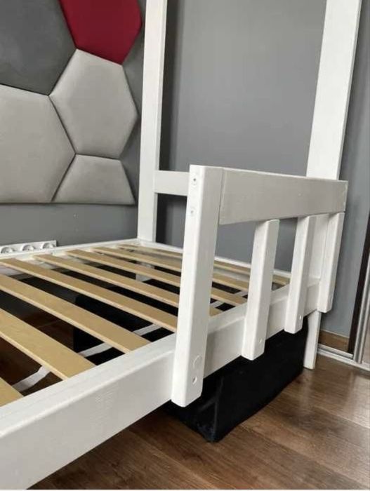 Łóżko domek białe