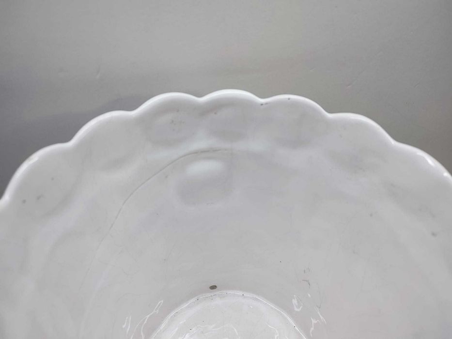 2 Vasos Brancos de Porcelana