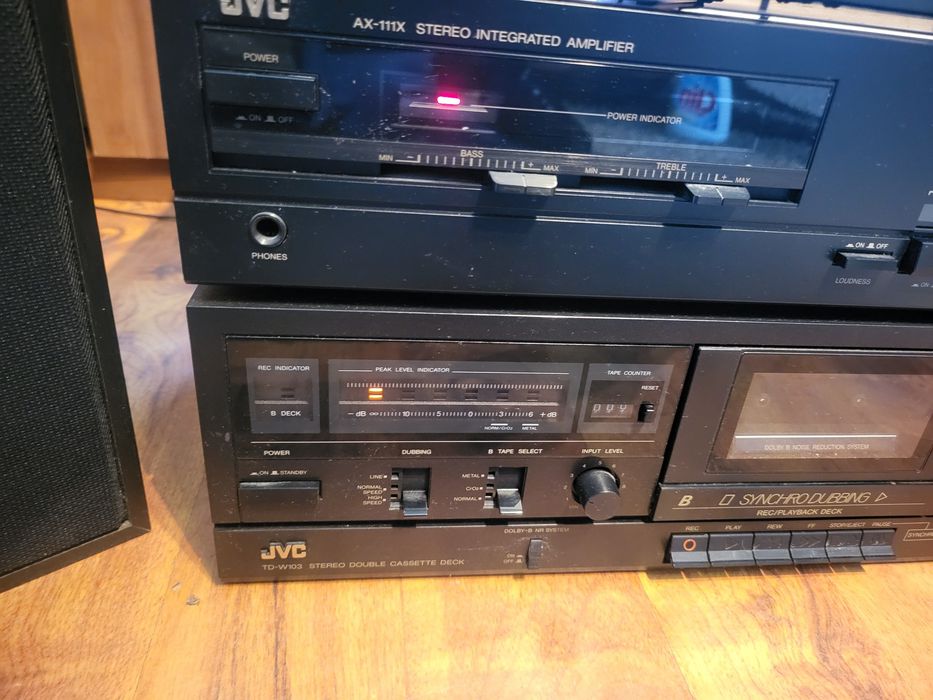 Wieża stereo JVC 4 elementy CD Deck wzmacniacz tuner kolumny