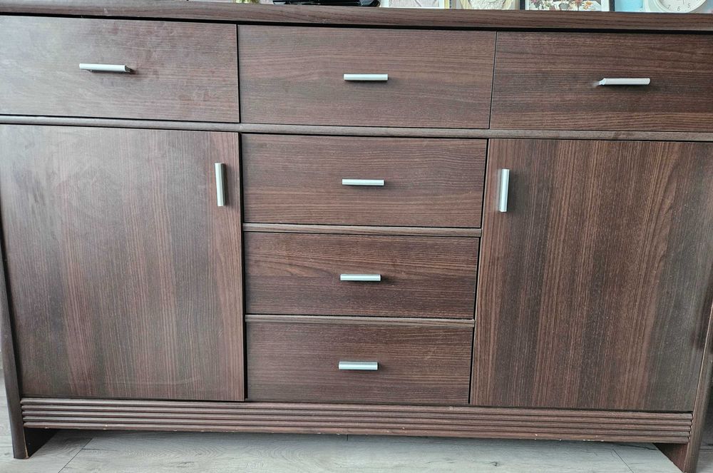 Komoda brązowa pod Tv