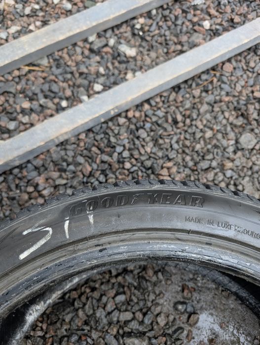 Зимова шина розпаровка Goodyear 215/45 R17 215*45 17 Ultragrip Ice-2