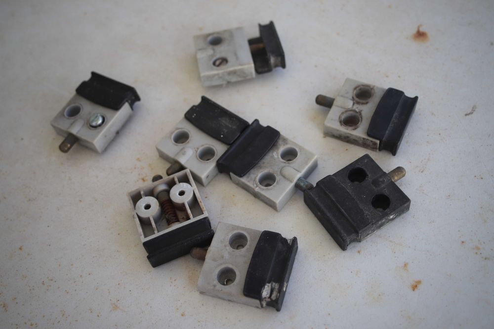 Vende-se 13 Fechos para janela de aluminio deslizante