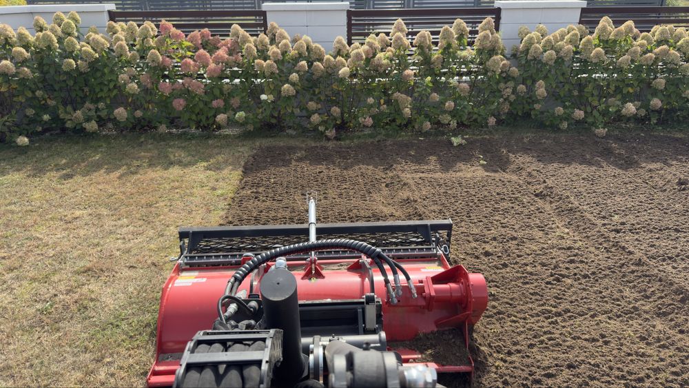 Usługi ładowarką, niwelatorem, glebo. separacyjną, koparką łańcuchową