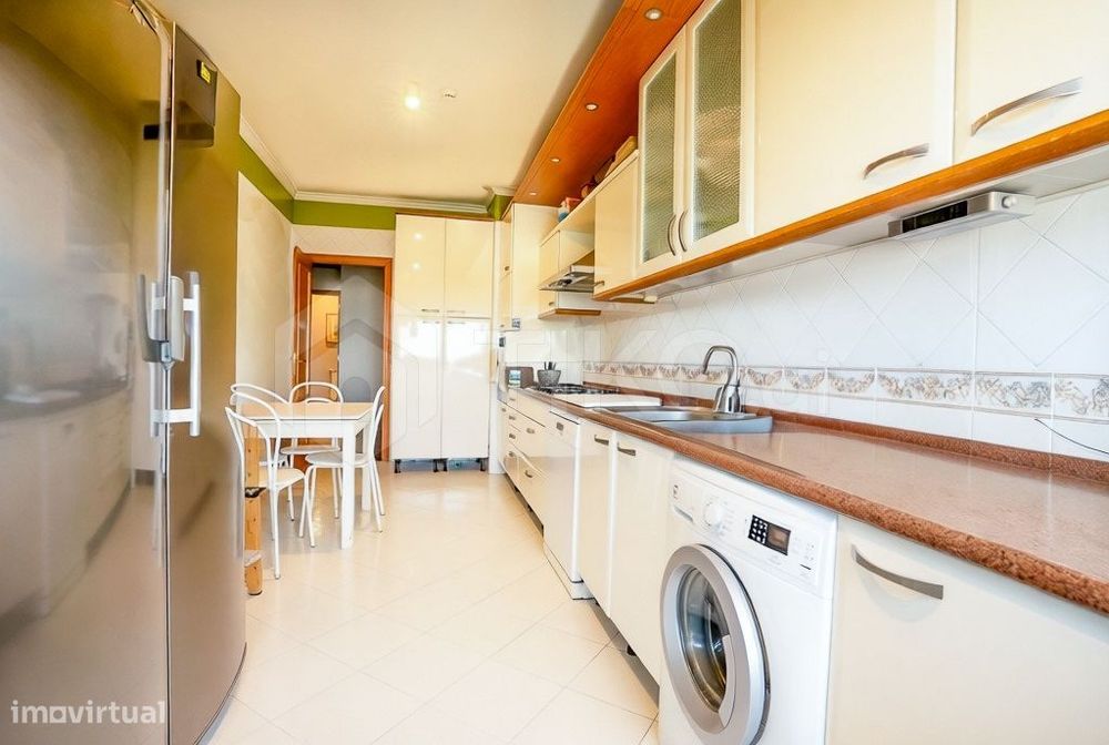 T3 Com 139 M², 2 Lugares De Garagem E Arrecadação | Telheiras, Lisboa