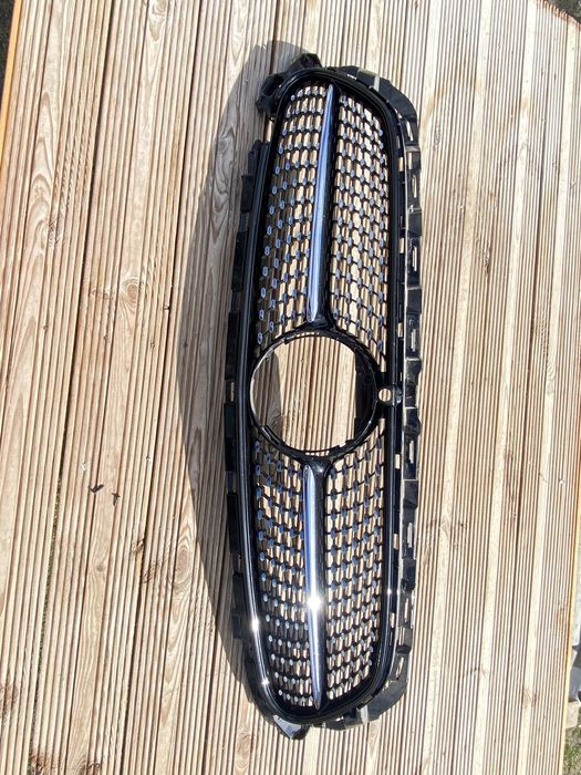 Продам решітку бампер мерседес mercedes w213