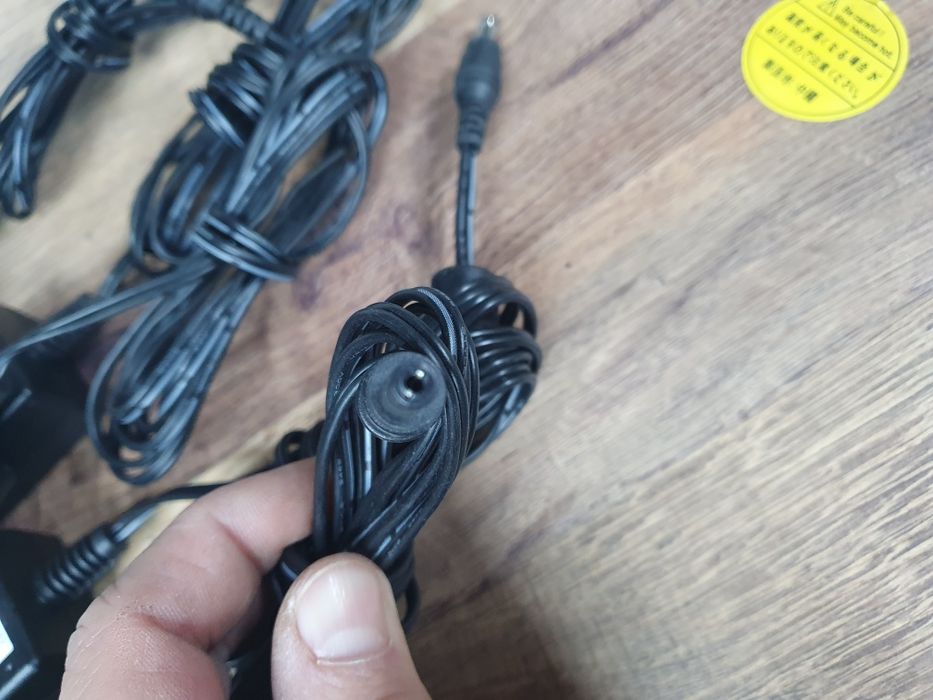 Зарядка зарядное блок питания живлення 12в/2.5а 30w APD оригінал