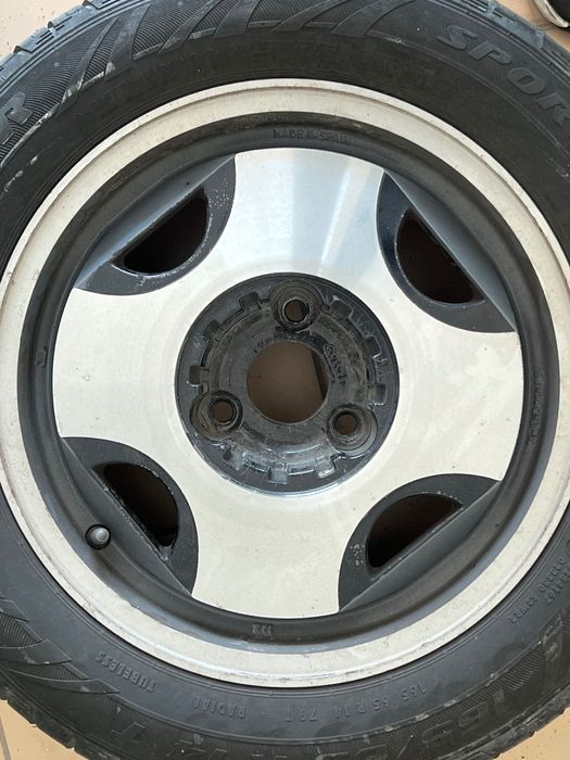4 jantes 14 especiais (3 furos) com pneus 165/65 R14
