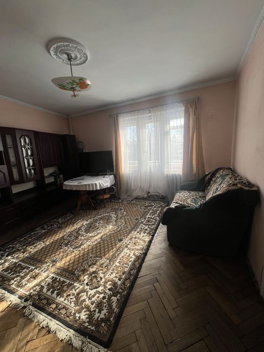 Продаж 2 км квартири у центрі міста