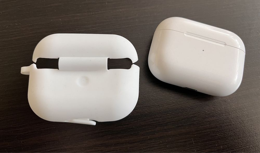 Etui do AirPods-  białe