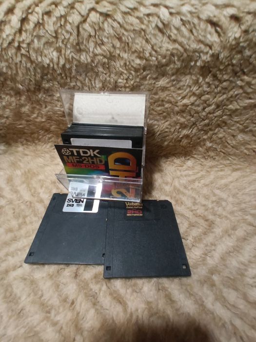 Дискеты в коробке