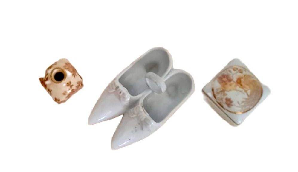 Várias peças porcelana orientais