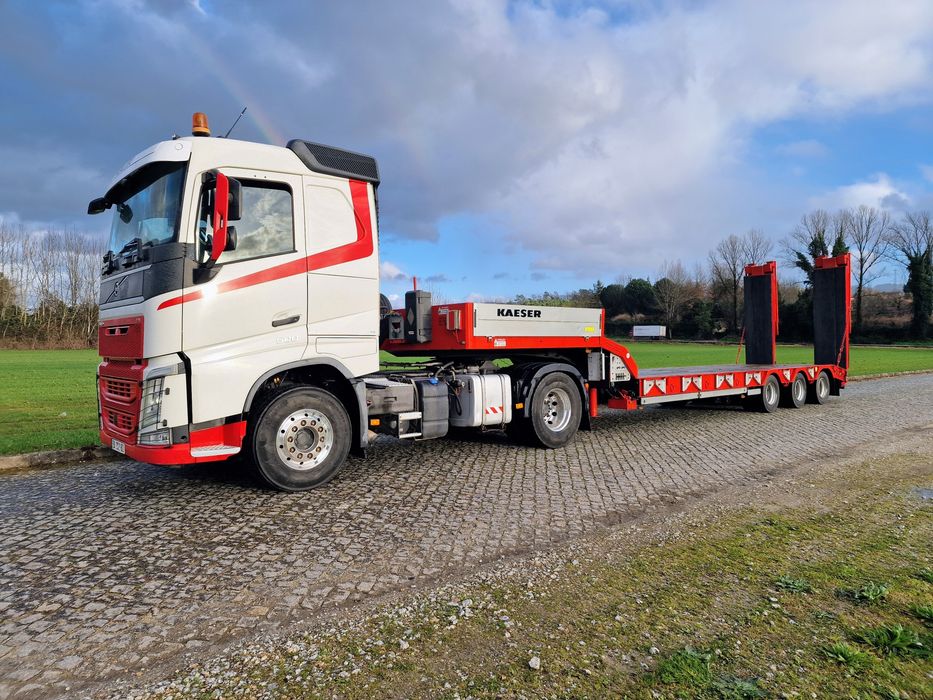 Conjunto semitrailer porta máquinas