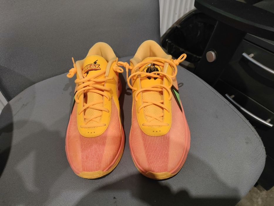 Buty NIKE raz na nogach