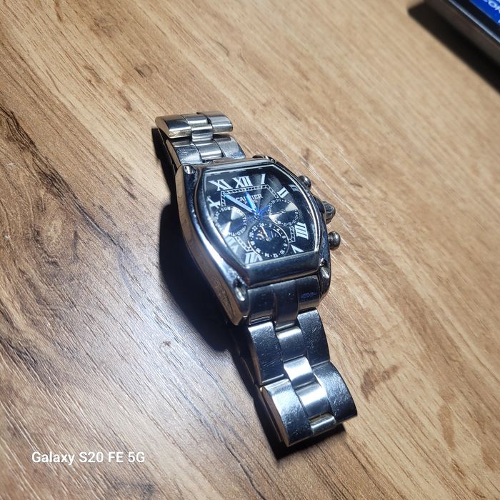 Zegarek uzywany cartier