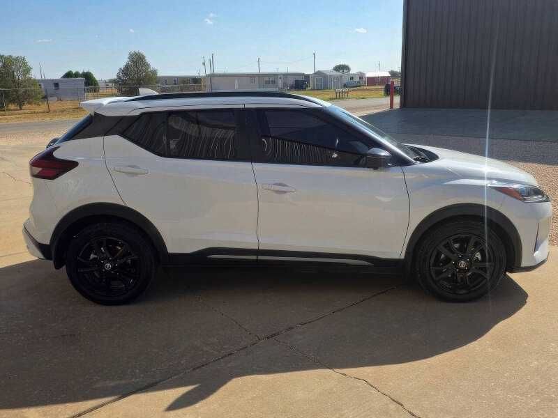 2021 Nissan Kicks SR