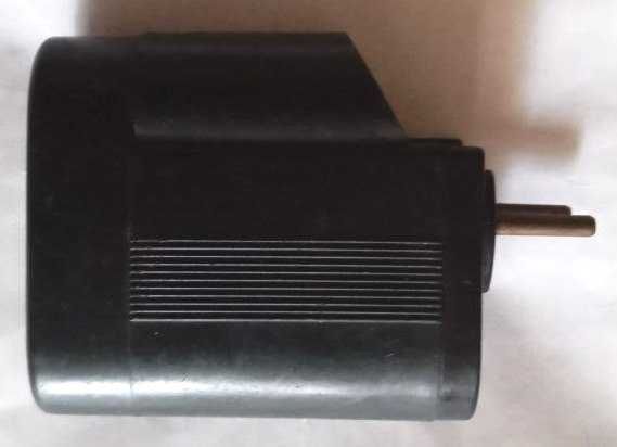 Зарядное устройство для аккумуляторов RRR для радиоаппаратов, СССР.