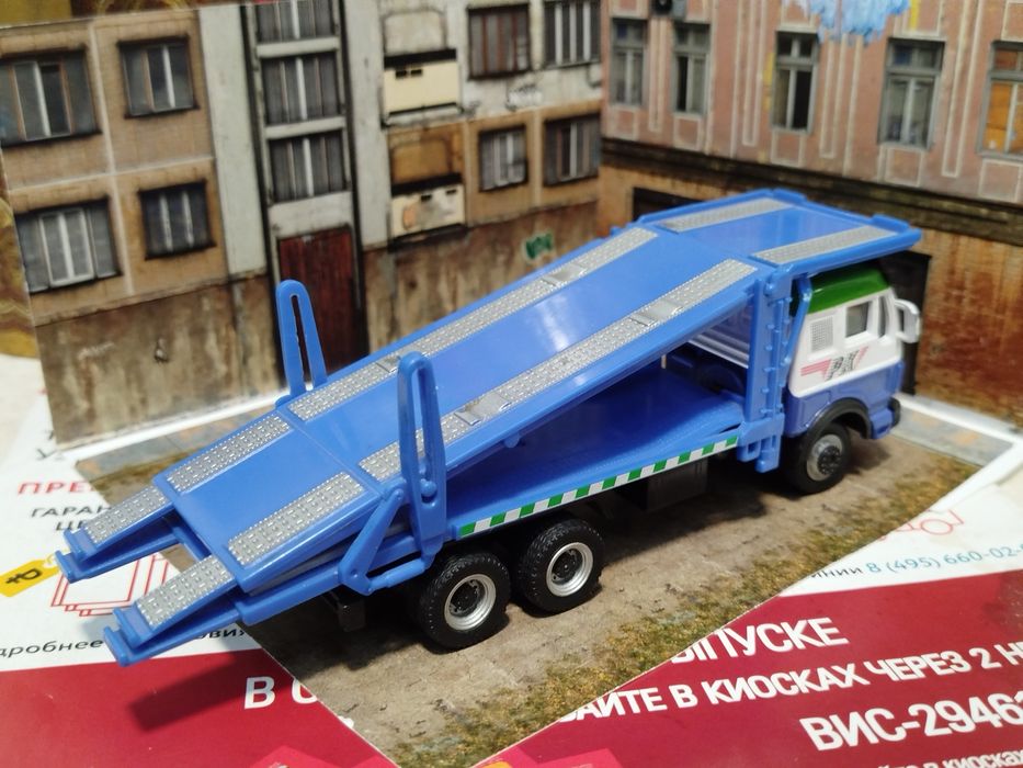 Мерседес автовоз Карарама з власної колекції