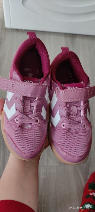 Sportowe dziewczęce obuwie buty sportowe na rzep adidasy hummel brudny