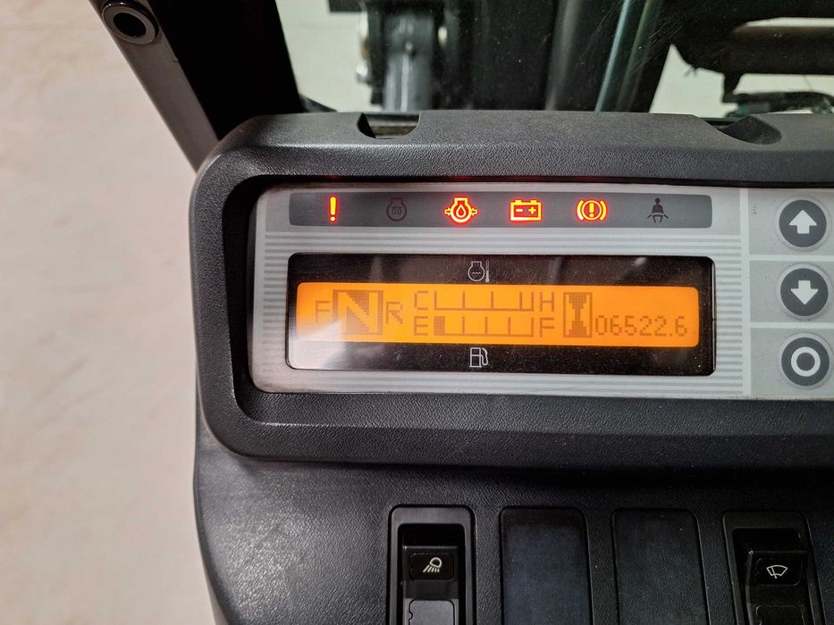 Empilhador Nissan 2.5 duplo mastil