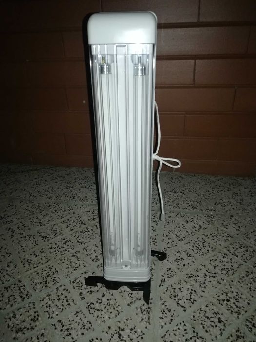 LANTERNA acende em caso de CORTE de  energia.