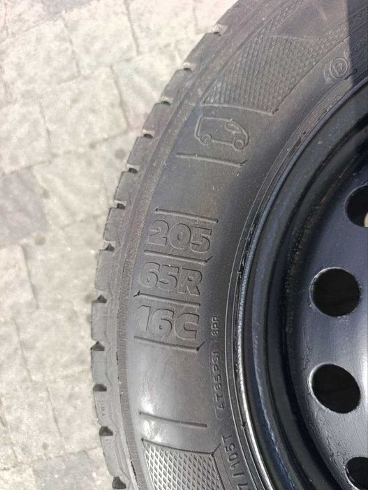 Диски в зборі з шинами  Рено Трафік ,Опель Віваро ,Ніссан Прімастар