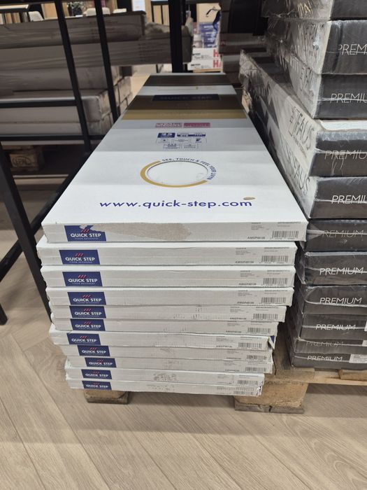 Panele winylowe Quick-Step Biały marmur gr 2,5 mm - od ręki