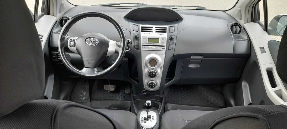 Тойота Ярис 2006г на автомате от первого владельца