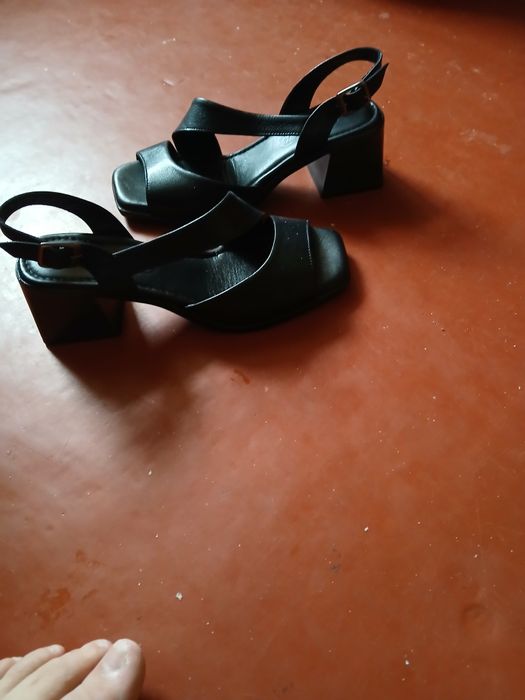 Женские кожаные босоножки