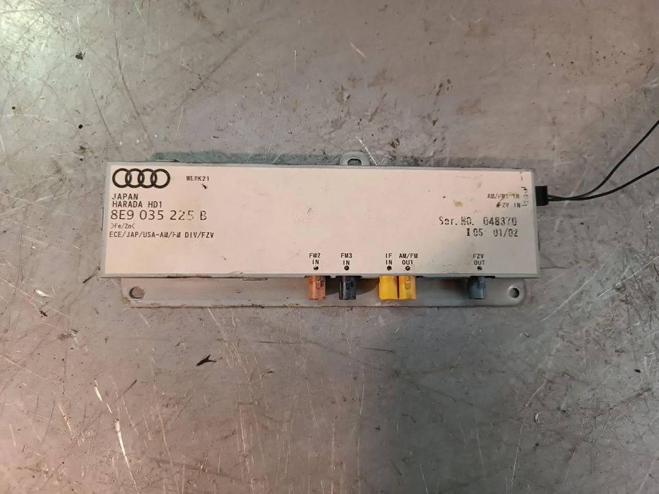AMPLIFICADOR DE ANTENA AUDI A4 B6 B7  8E9035225B