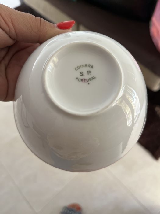 Egg-shell tea set in good condition426579763188224001