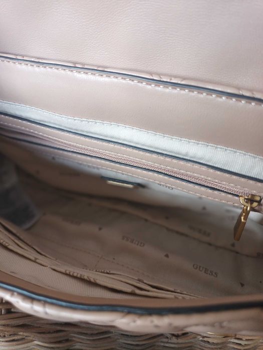 Mala Guess como nova