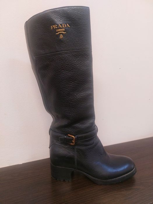 Продам чоботи Prada