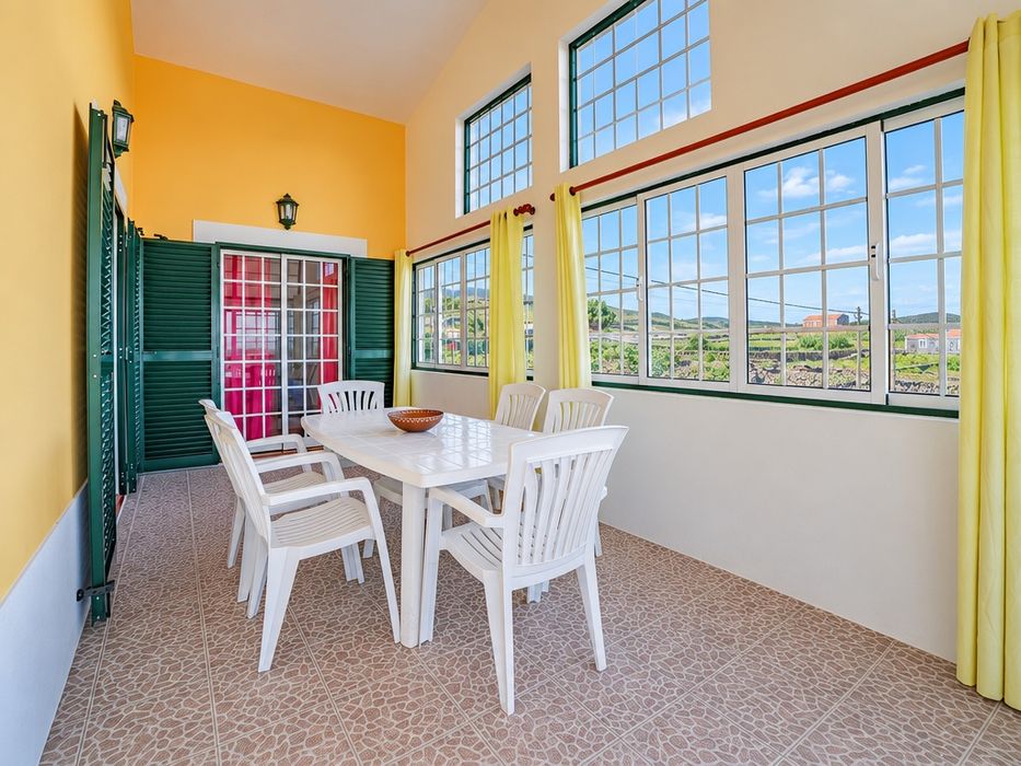 MORADIA T3+T1-Biscoitos-Ilha Terceira-Açores