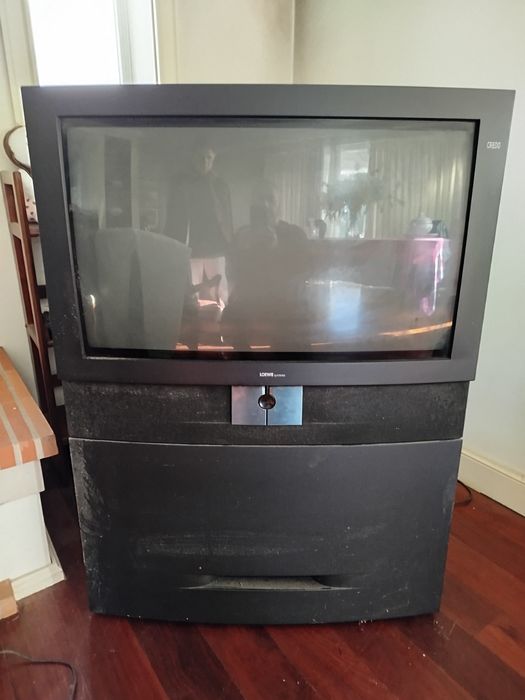 Televisor Antigo da LOEWE a funcionar