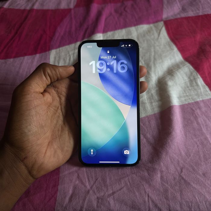 iPhone 13 128GB Verde | 97% Saúde da Bateria | Excelente Estado