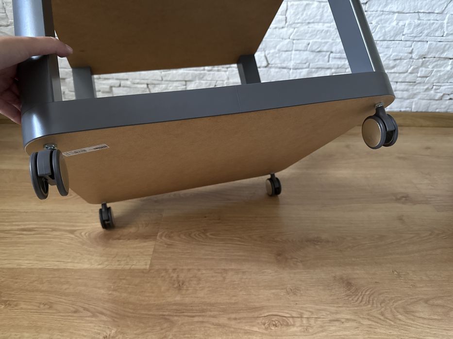 Stolik Ikea na kółkach