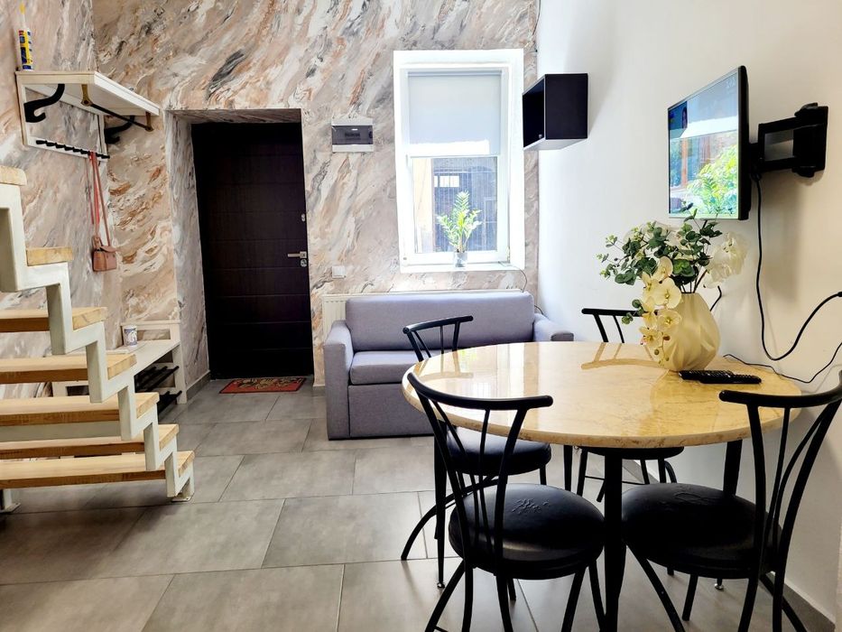 1-кімн. ТЦ Форум,  подобово для 1-4 осіб. Вул. Водна