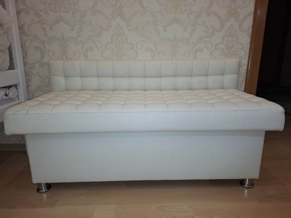 Банкетка зі спинкою і ящиком для речей 120×63 см