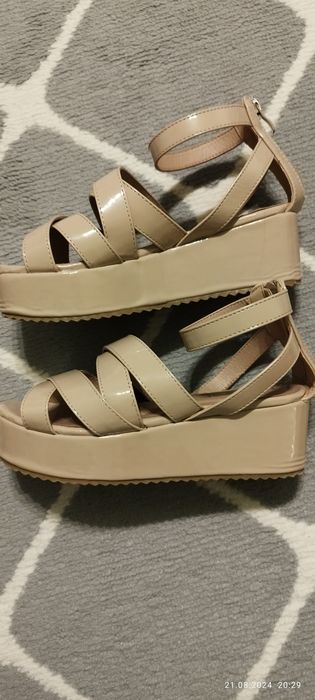 Sandały na platformie Koi Footwear