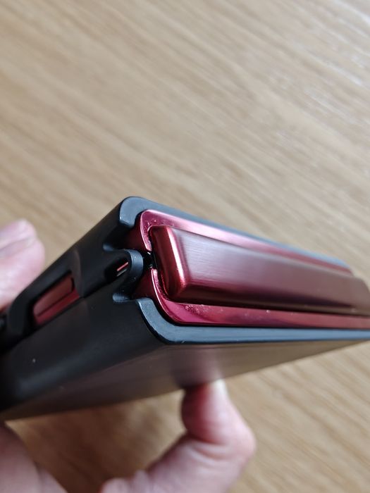 Motorola Razr 60 Ultra 16GB/512GB Rio Red + acessórios | Garantia
