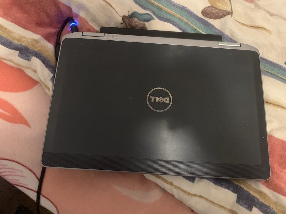 Продам ноутбук Dell на процессорі Intel core I7