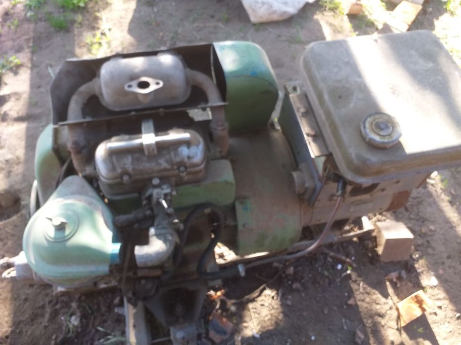 Продам военний отличний гениратор..