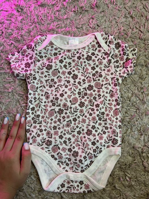 Дівчачий боді 6-9 місяців(комбінезон)