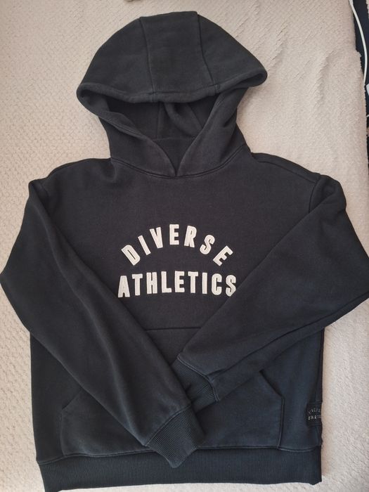 Czarna bluza z kapturem