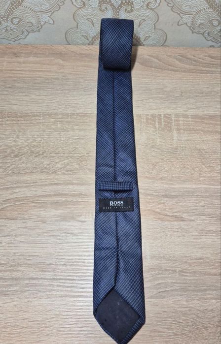 Оригінальний краваткa boss hugo boss (73% boBHa, 27% woBk). made in italy