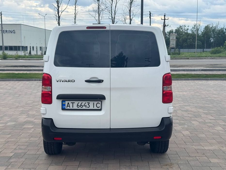 Opel Vivaro 2.0d пасажир 8+1 мість