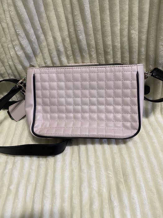 Крос-боді сумочка Guess
