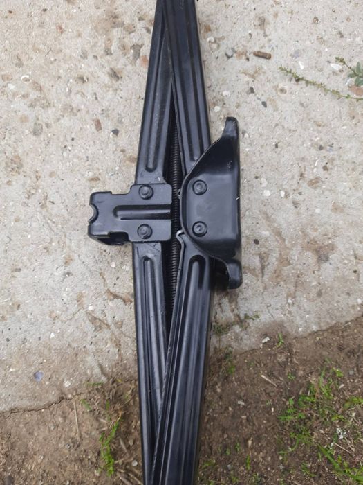 Домкрат для легкового авто